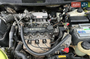 Седан Chevrolet Aveo 2004 в 