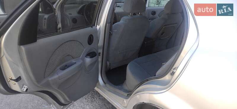 Седан Chevrolet Aveo 2005 в Запоріжжі