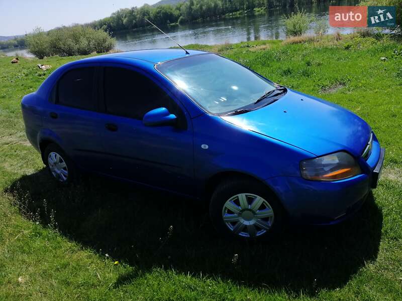 Седан Chevrolet Aveo 2006 в Києві