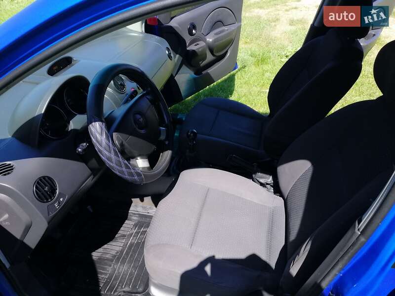 Седан Chevrolet Aveo 2006 в Києві