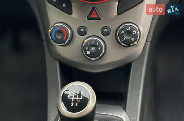 Седан Chevrolet Aveo 2014 в 