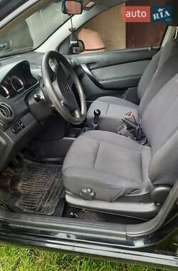 Хэтчбек Chevrolet Aveo 2011 в 