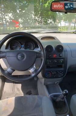 Хетчбек Chevrolet Aveo 2005 в 