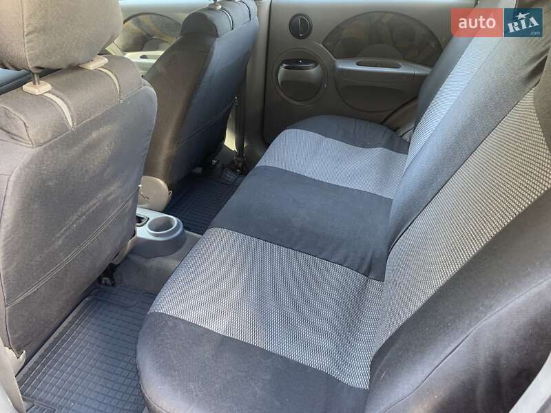 Хетчбек Chevrolet Aveo 2005 в Дніпрі