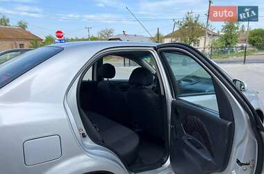 Седан Chevrolet Aveo 2005 в 
