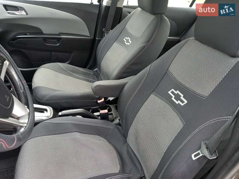 Седан Chevrolet Aveo 2012 в Кривом Роге