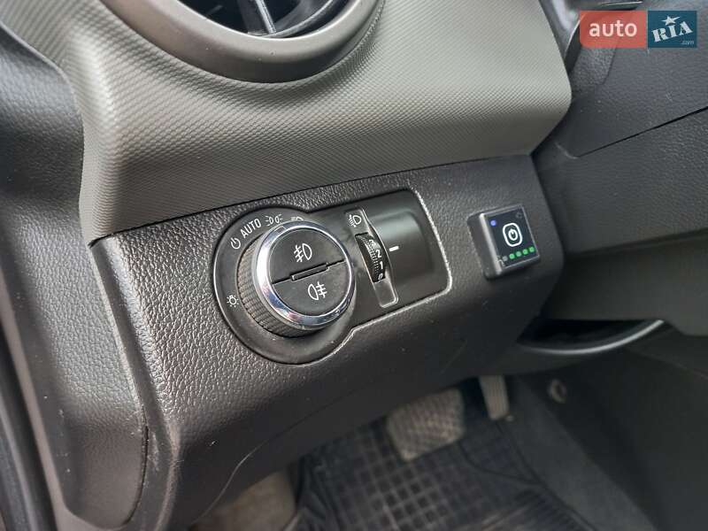 Седан Chevrolet Aveo 2012 в Кривом Роге