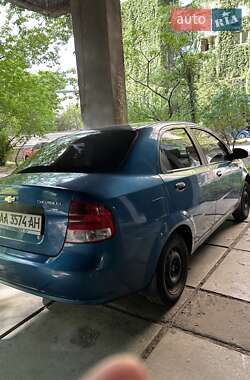 Седан Chevrolet Aveo 2005 в Киеве