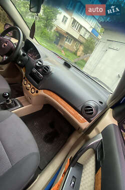 Седан Chevrolet Aveo 2010 в 