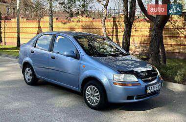 Седан Chevrolet Aveo 2004 в Киеве