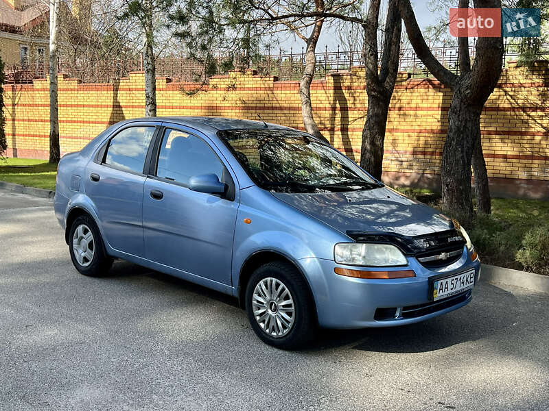 Седан Chevrolet Aveo 2004 в 