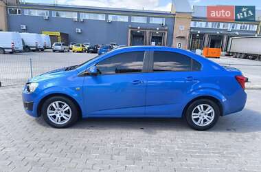 Седан Chevrolet Aveo 2011 в Дніпрі