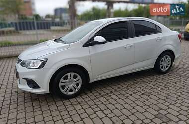 Седан Chevrolet Aveo 2017 в 