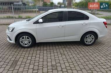 Седан Chevrolet Aveo 2017 в 