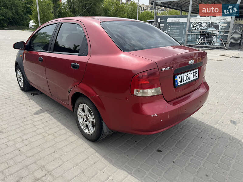 Седан Chevrolet Aveo 2004 в Киеве