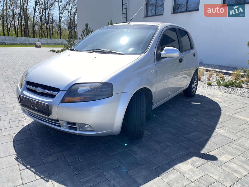 Хэтчбек Chevrolet Aveo 2007 в 