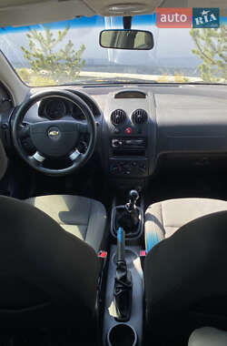 Хэтчбек Chevrolet Aveo 2007 в 