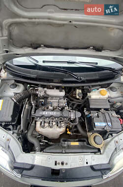 Седан Chevrolet Aveo 2005 в 