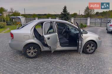 Седан Chevrolet Aveo 2005 в 