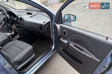 Хэтчбек Chevrolet Aveo 2006 в 