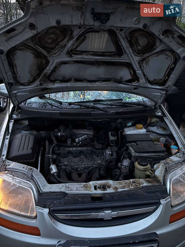 Седан Chevrolet Aveo 2005 в Києві