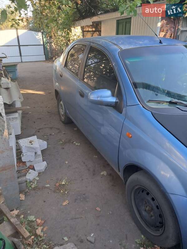 Седан Chevrolet Aveo 2005 в Лебедині