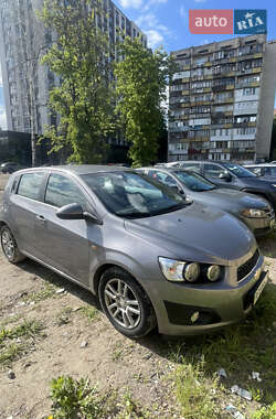 Хетчбек Chevrolet Aveo 2012 в 