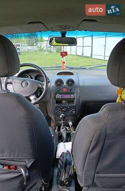 Хетчбек Chevrolet Aveo 2006 в 