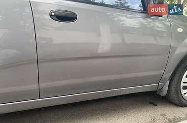 Хетчбек Chevrolet Aveo 2006 в 