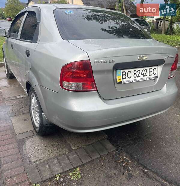 Седан Chevrolet Aveo 2004 в 