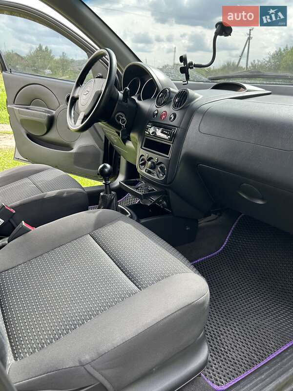 Седан Chevrolet Aveo 2005 в Харькове