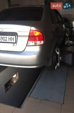 Седан Chevrolet Aveo 2005 в 