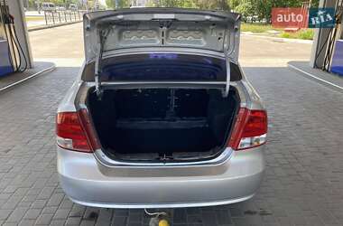 Седан Chevrolet Aveo 2005 в 
