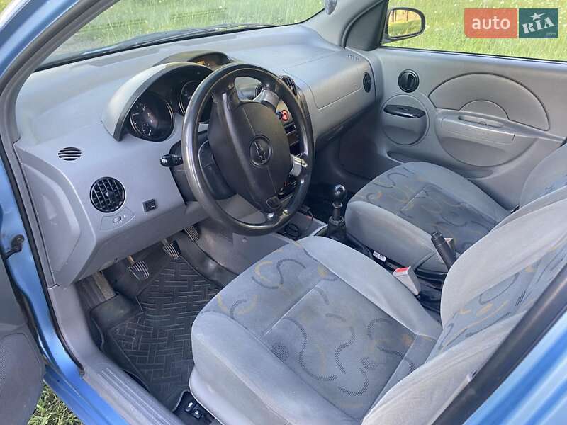 Седан Chevrolet Aveo 2004 в Миргороде