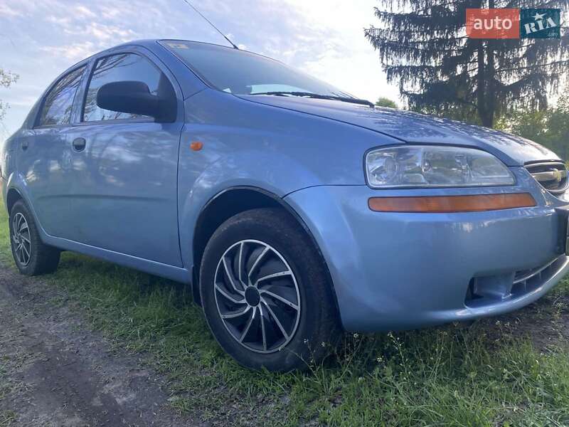 Седан Chevrolet Aveo 2004 в Миргороде