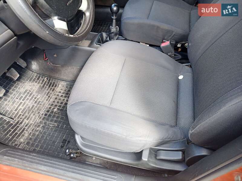 Седан Chevrolet Aveo 2006 в Полтаві