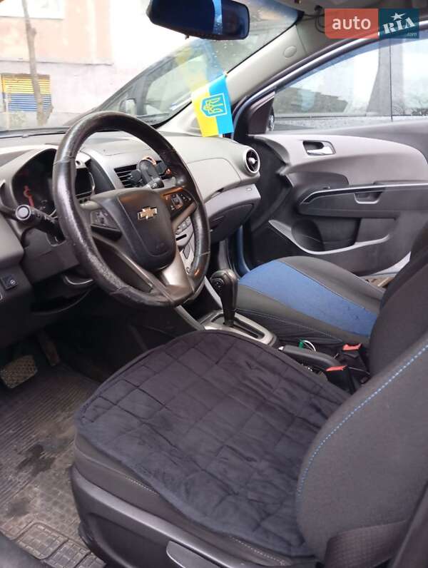 Седан Chevrolet Aveo 2012 в Рівному