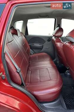 Хэтчбек Chevrolet Aveo 2006 в 