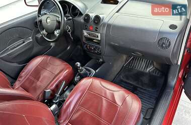 Хэтчбек Chevrolet Aveo 2006 в 
