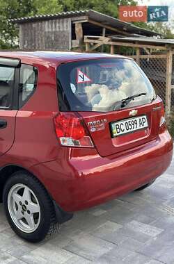 Хэтчбек Chevrolet Aveo 2006 в 