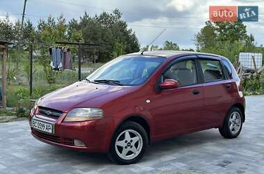 Хэтчбек Chevrolet Aveo 2006 в 