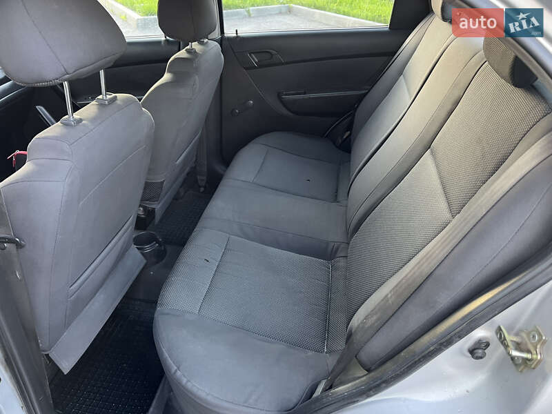 Седан Chevrolet Aveo 2006 в Харькове