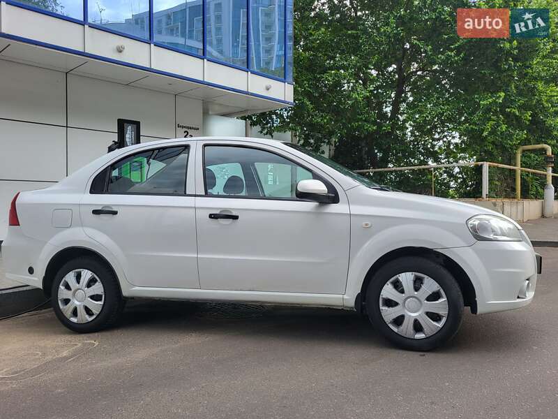Седан Chevrolet Aveo 2007 в Одессе