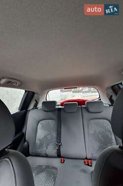 Хэтчбек Chevrolet Aveo 2012 в 