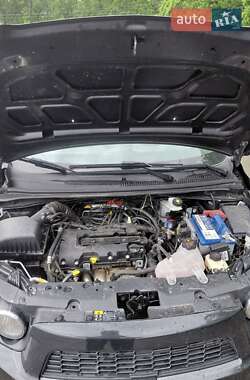 Седан Chevrolet Aveo 2013 в Умани