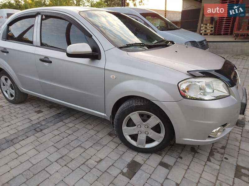 Седан Chevrolet Aveo 2006 в Кременці