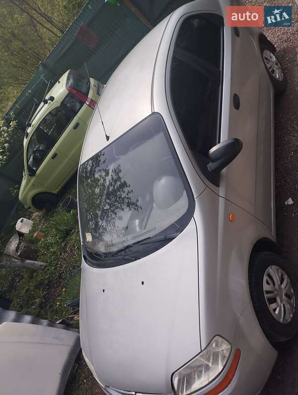 Седан Chevrolet Aveo 2005 в Житомире