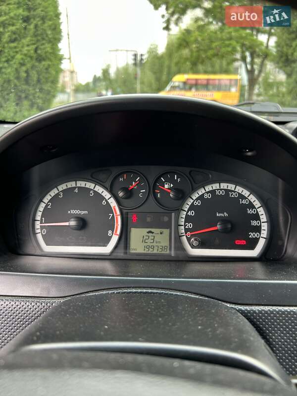 Седан Chevrolet Aveo 2006 в Сумах