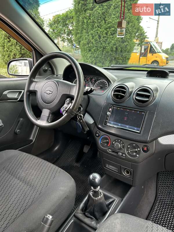 Седан Chevrolet Aveo 2006 в Сумах