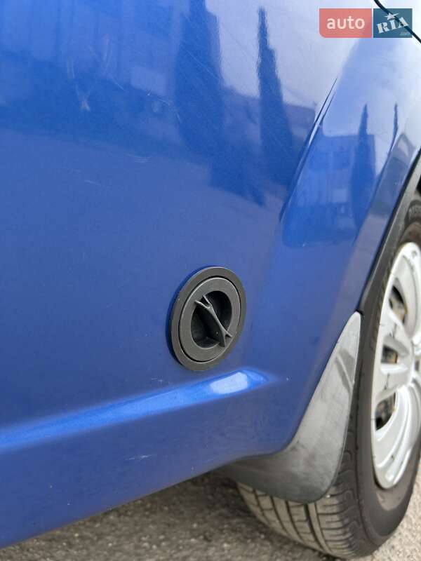 Седан Chevrolet Aveo 2006 в Сумах